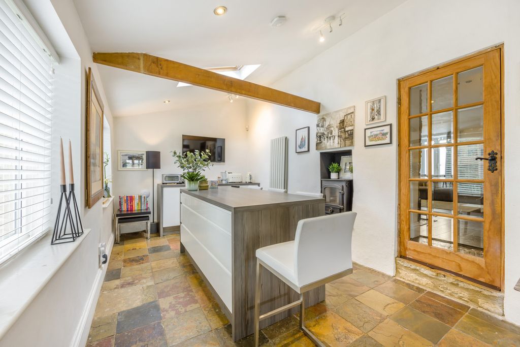 Additional image 9 of 5 bed country house to rentChilson Hill, Oxfordshire OX7