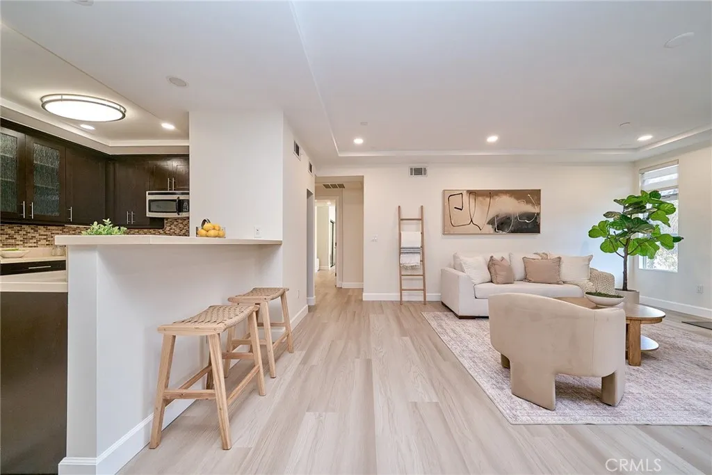 Additional image 8 of 5525 W Olympic Boulevard Unit 202, Los Angeles, CA 90036