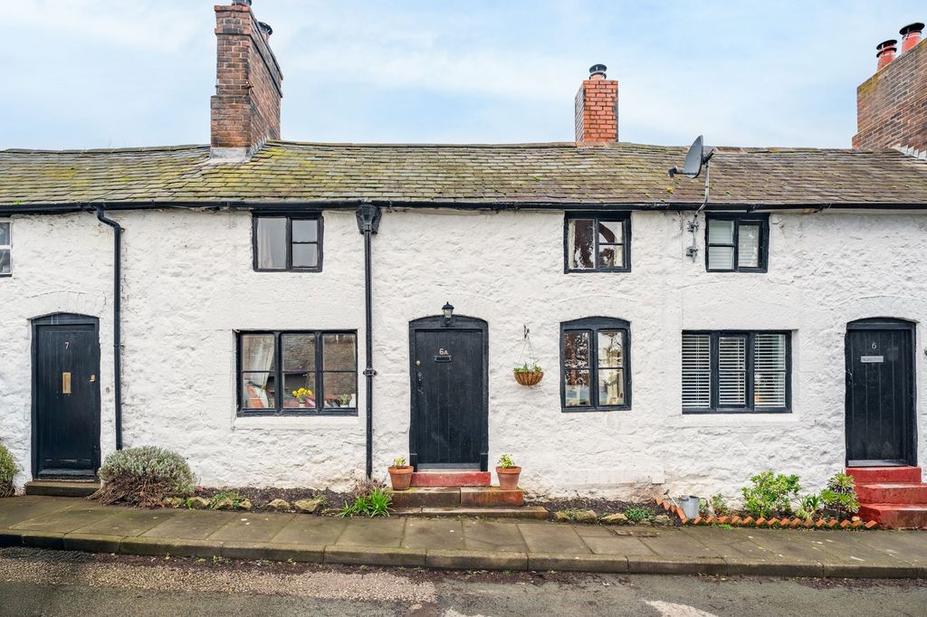 2 bed cottage for saleChurch Street, St. George LL22