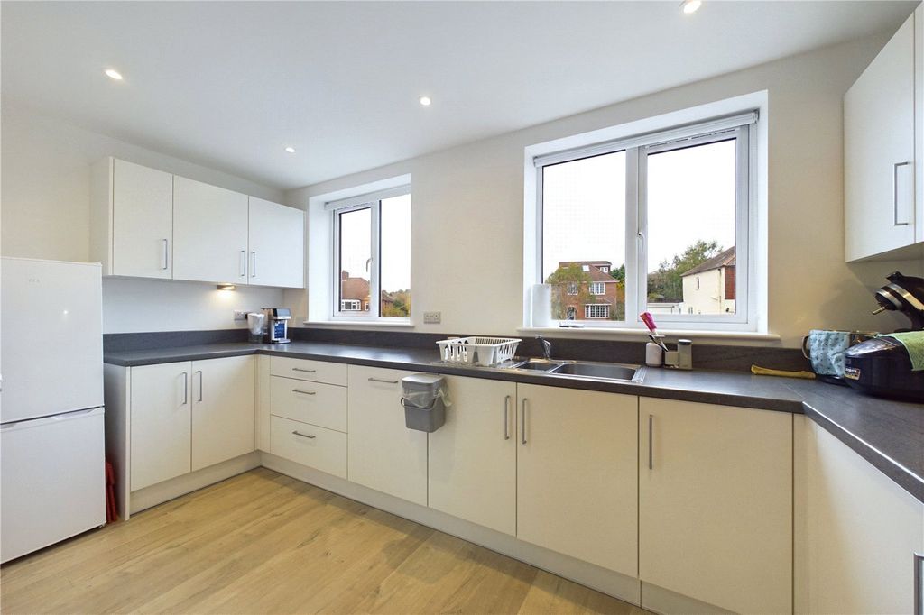 Additional image 2 of 3 bed town house to rentTurnpike Road, Newbury, Berkshire RG14