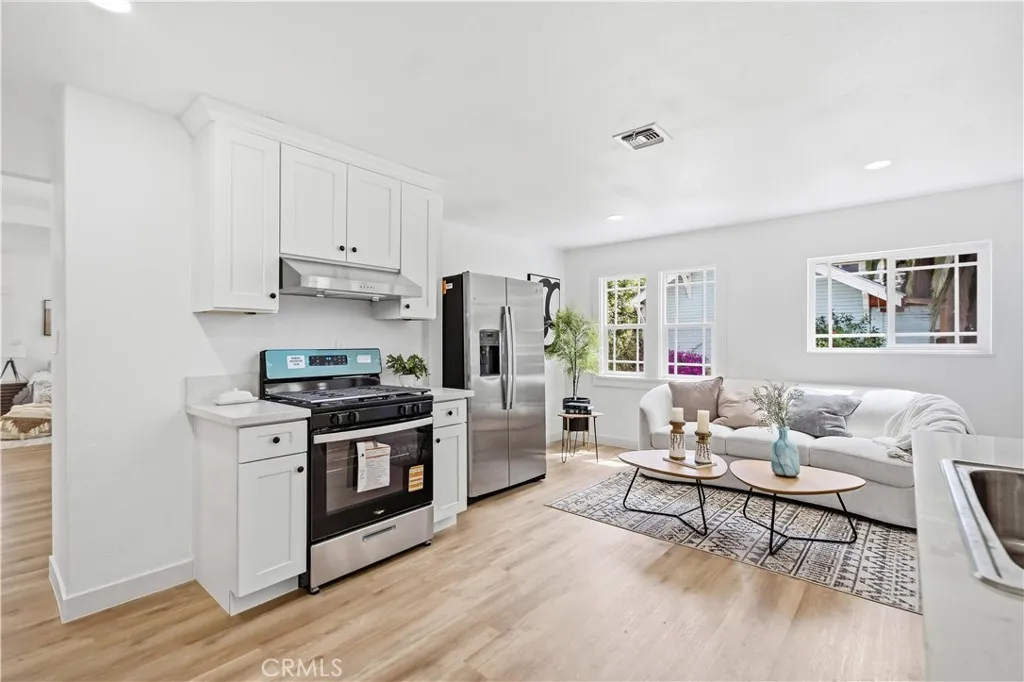 Additional image 7 of 332 Chester Place, Pomona, CA 91768