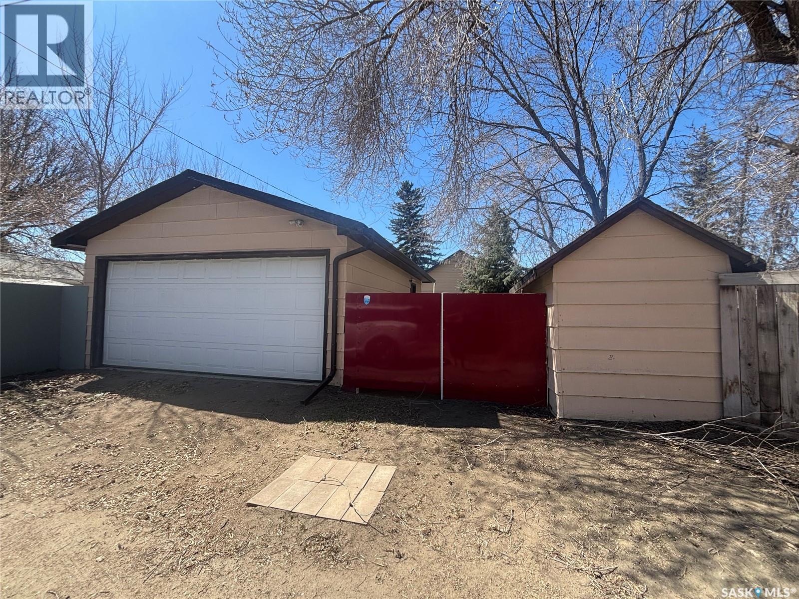 Additional image 2 of 906 Weldon Avenue, Saskatoon, SK, S7M2V6