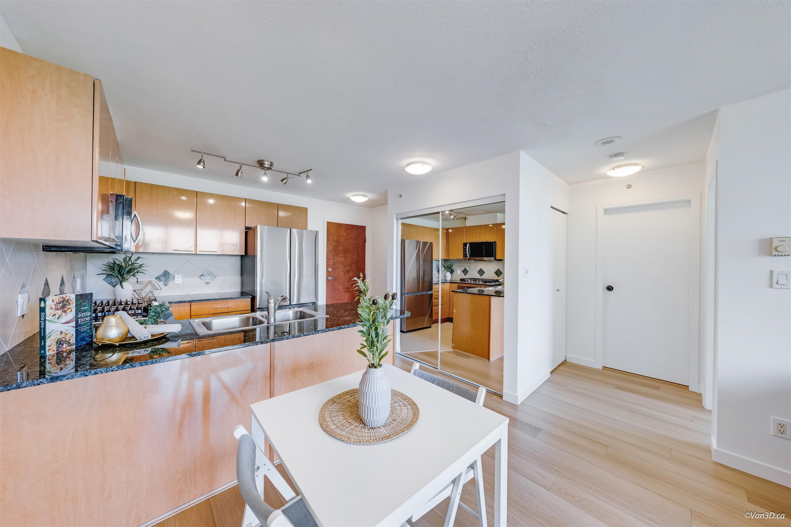 Additional image 2 of 601-5933 Cooney Road, Richmond, BC, V6X 4H3