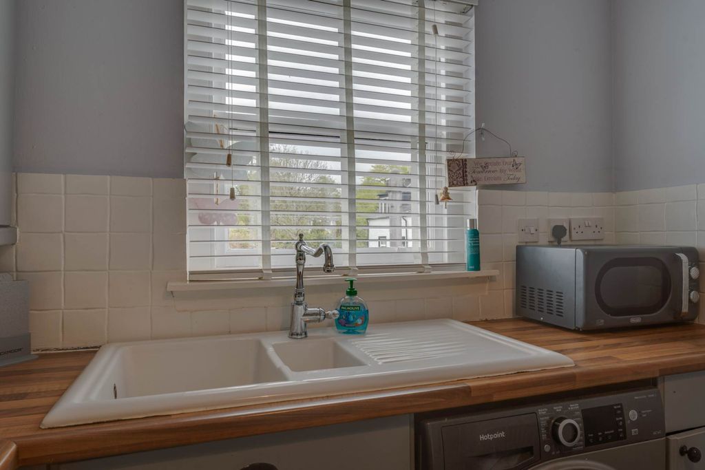Additional image 6 of 2 bed flat for saleMarket Cross Mews, South Street, Houston PA6