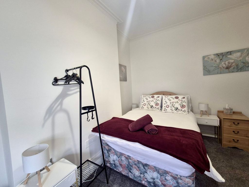 Additional image 6 of 3 bed flat to rentBradenham Place, Penarth CF64