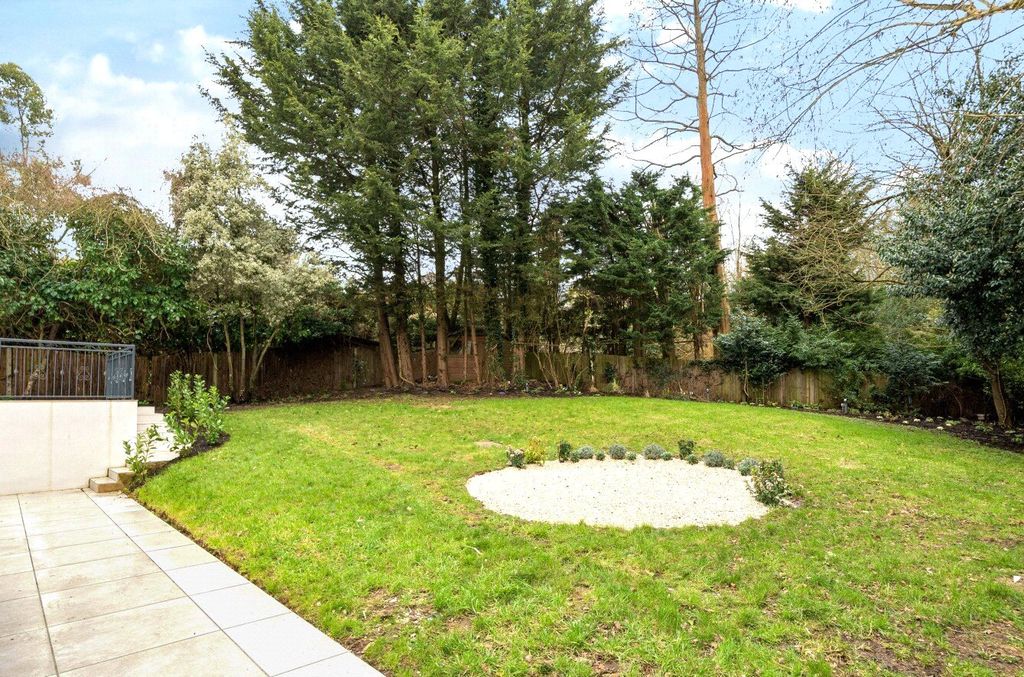 Additional image 20 of 5 bed detached house to rentWhite Orchards, Totteridge, London N20