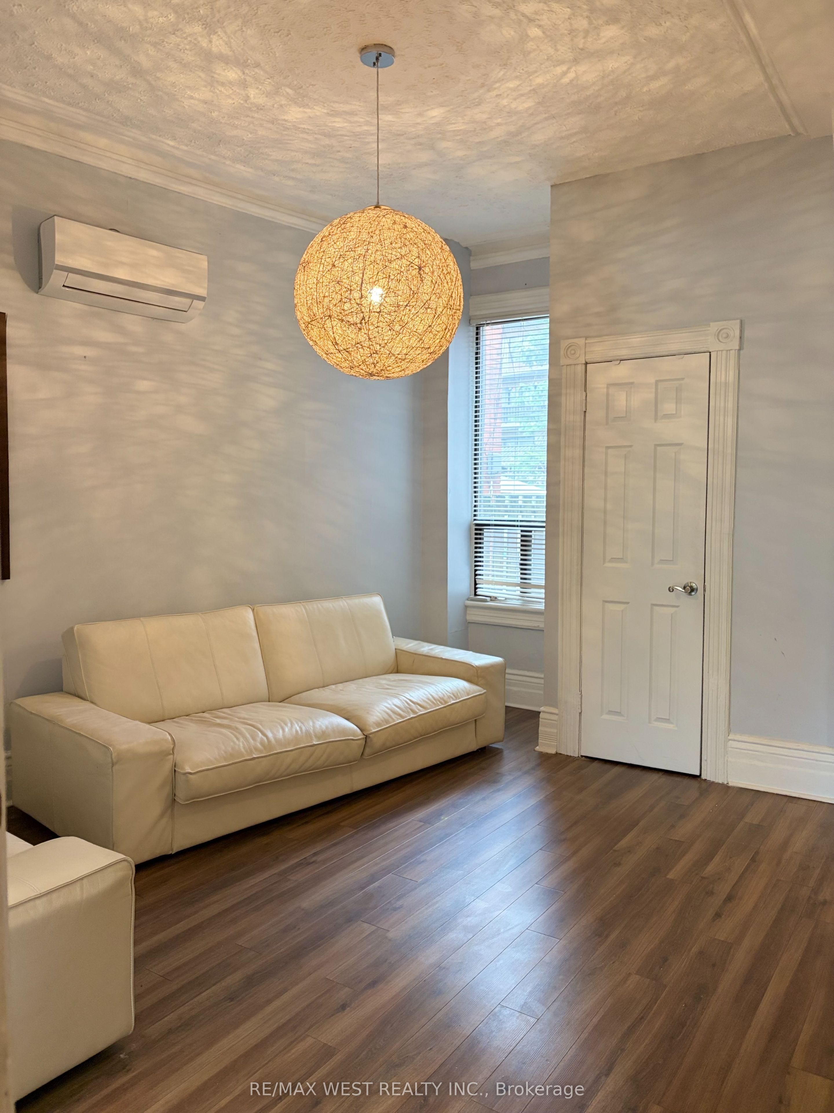 Additional image 4 of Main/Bsmt-108 Springhurst Avenue, Toronto, ON, M6K 1C1