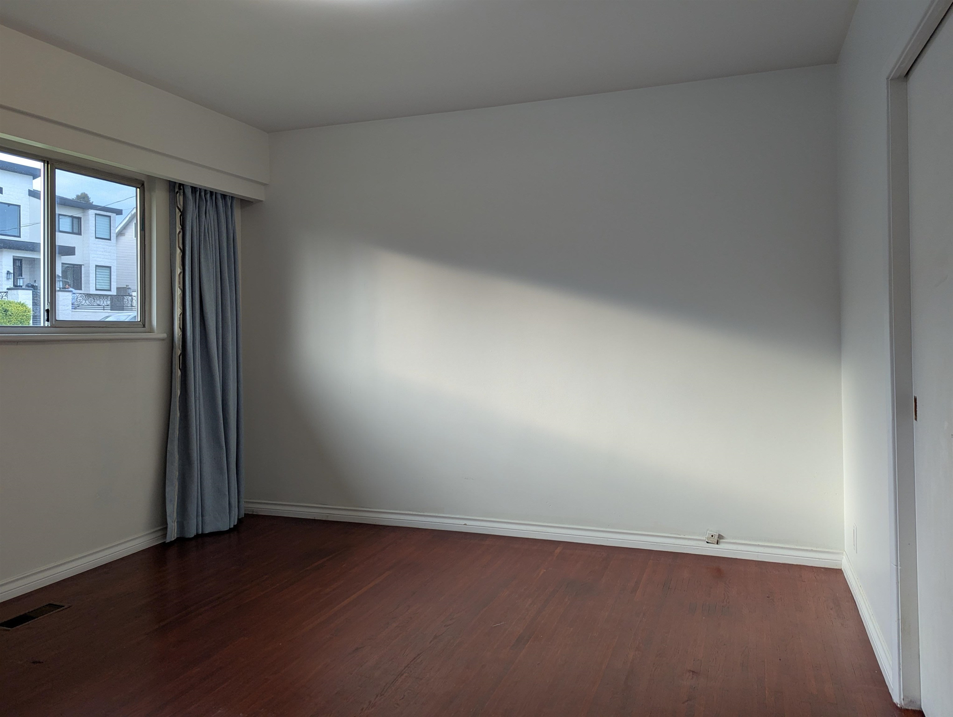Additional image 6 of 8052 11th Avenue, Burnaby, BC, V3N 2N7
