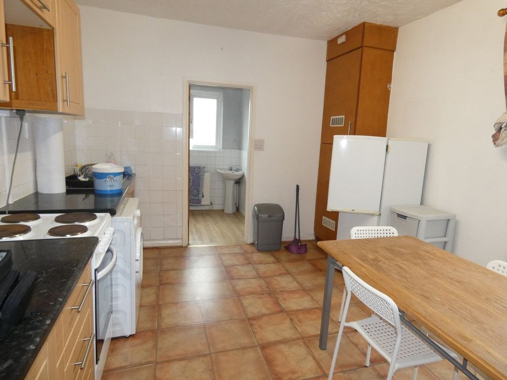 Additional image 5 of 2 bed flat to rentCommercial Road, Port Talbot SA13