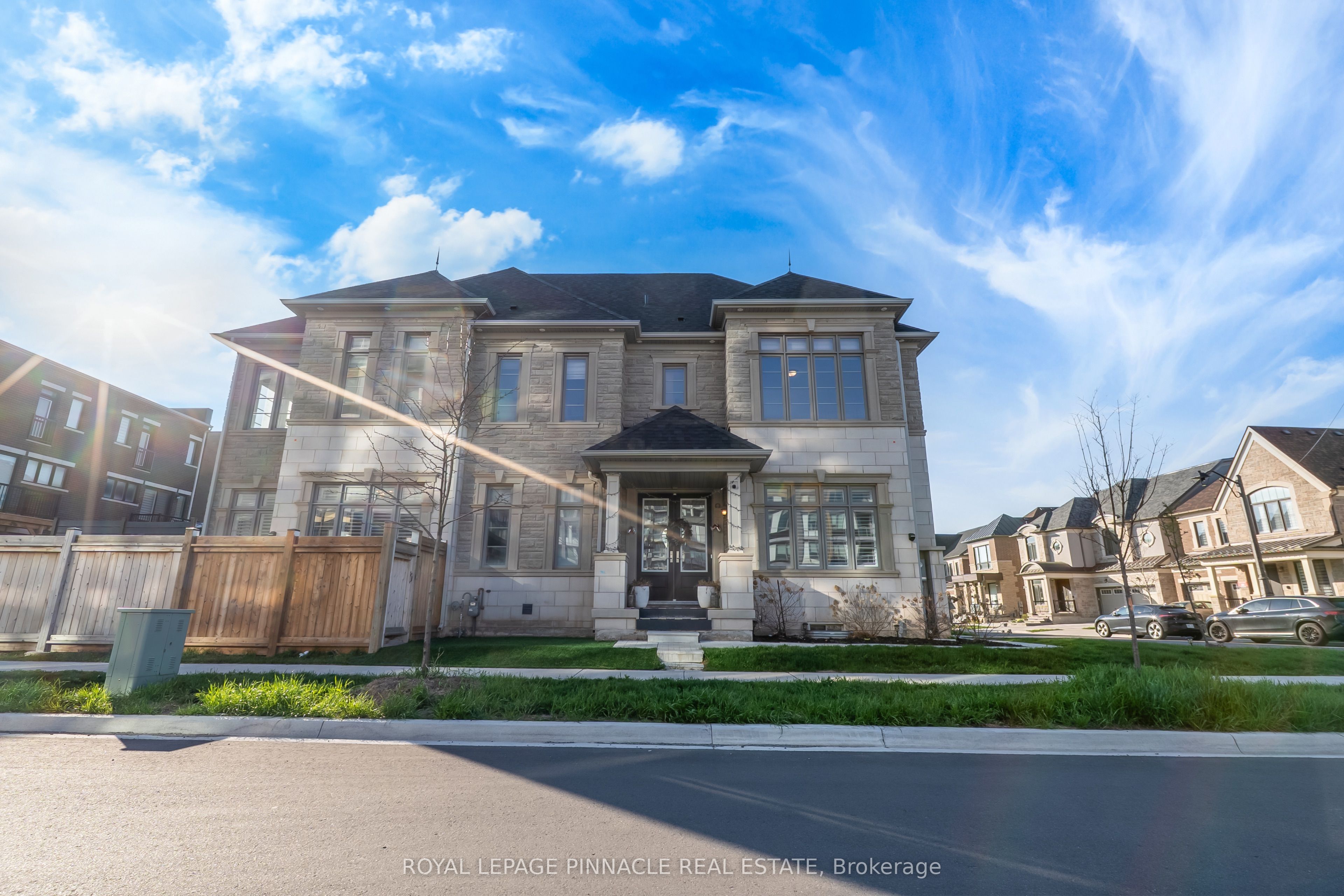 1504 Yellow Rose Circle, Oakville, ON, L6M 5L3 photo 3
