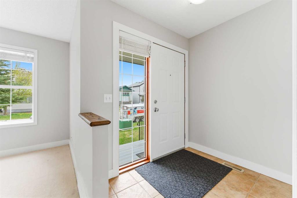 Additional image 3 of 25 Everridge Way SW, Calgary, AB, T2Y 4S1