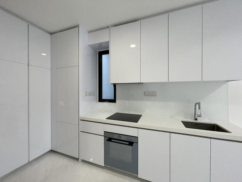 335 Thomson Road photo 2