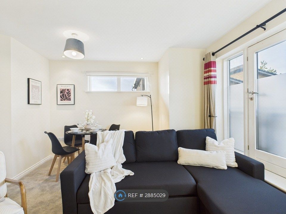 Additional image 4 of 2 bed flat to rentCorinne Court, Cheltenham GL51