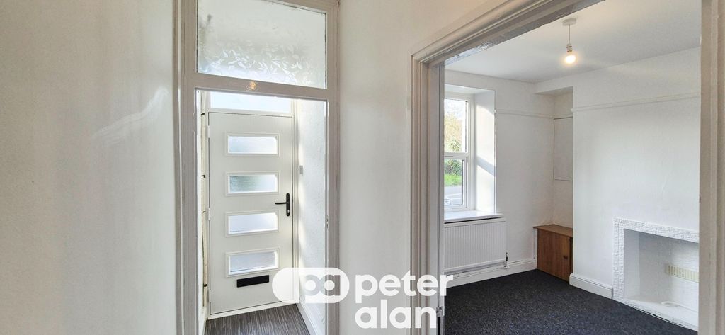 Additional image 2 of 3 bed property to rentRockingham Terrace, Neath SA11