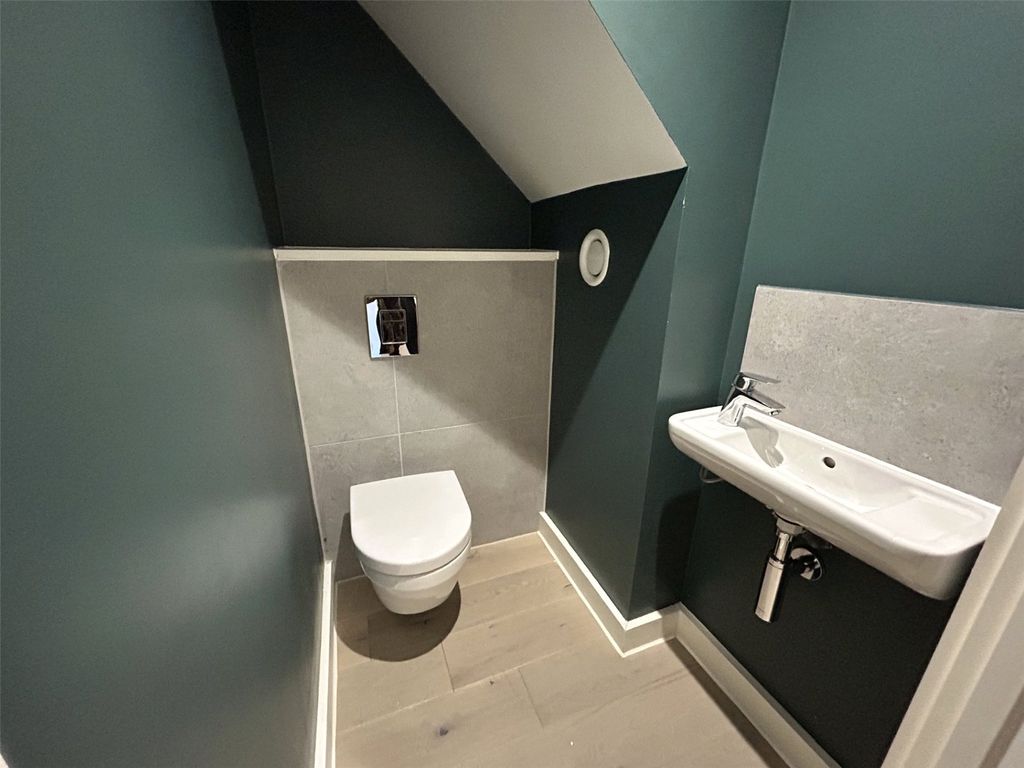 2 bed flat to rent7 Spinners Way, Manchester M15 photo 5