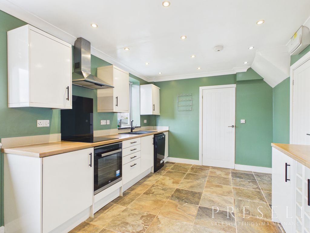 Additional image 3 of 3 bed semi-detached house to rentThe Close, Johnston, Haverfordwest, Pembrokeshire SA62