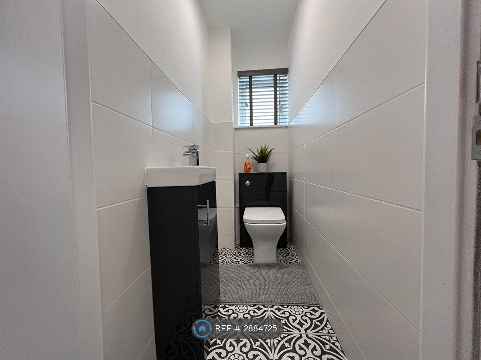 Additional image 11 of 4 bed flat to rentNapier Drive, Glasgow G51