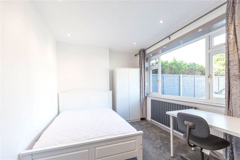 Trevisa Grove, Bristol BS10, Room to rent