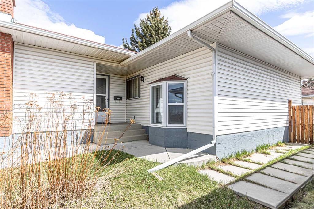 Additional image 3 of 5636 37 Street SW, Calgary, AB, T3E 5M6
