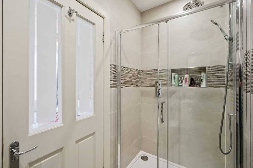 Additional image 16 of 4 bed semi-detached house to rentClarendon Place, Stirling, Stirlingshire FK8