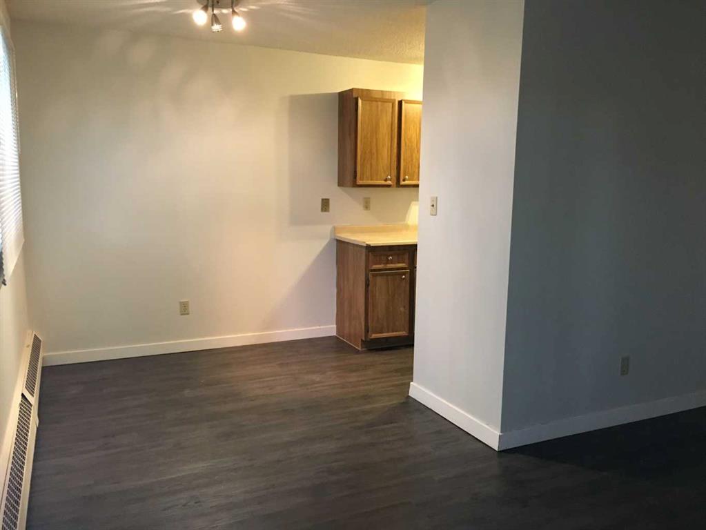 Additional image 4 of 302-27 Bennett Street, Red Deer, AB, T4R 1V3