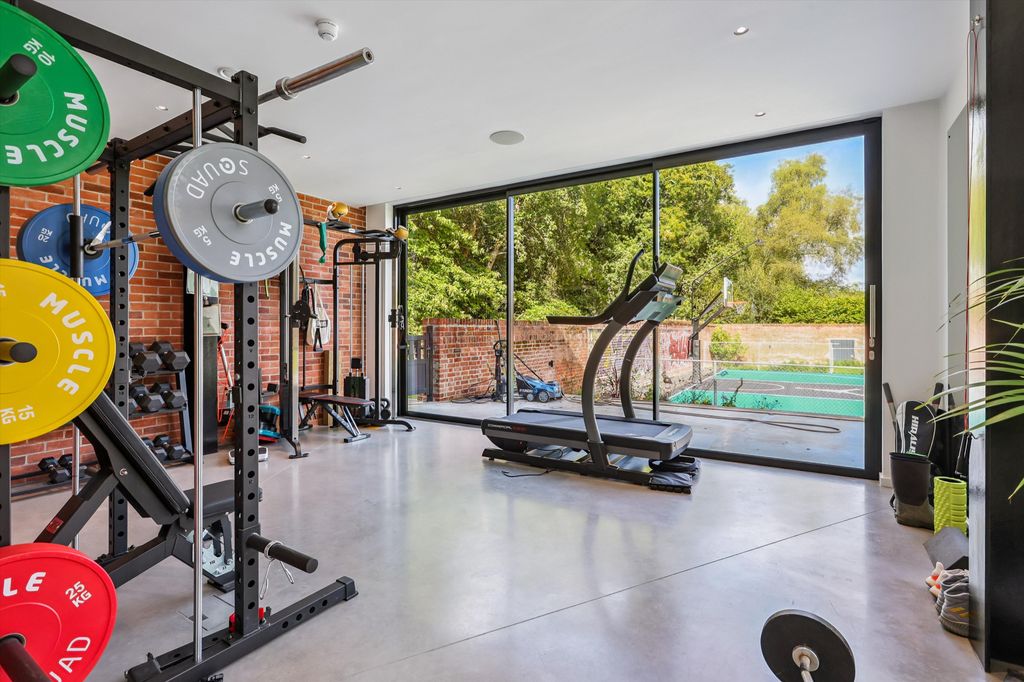 Additional image 11 of 5 bed detached house to rentLondon Road, Windlesham, Surrey GU20