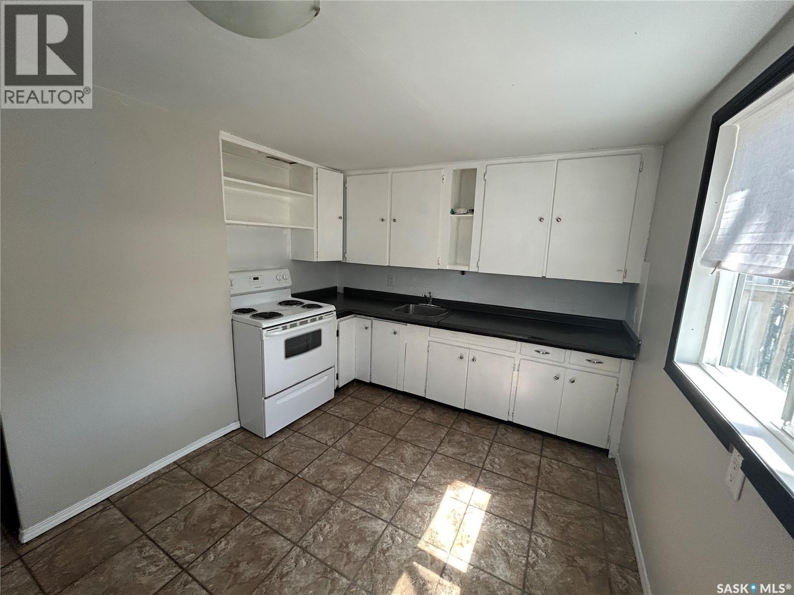 Additional image 5 of 607 28th Street W, Saskatoon, SK, S7L0L2