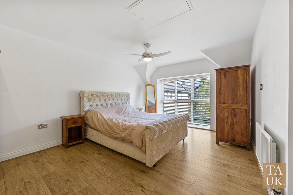 Additional image 14 of 3 bed flat for saleGrammar School Court, Ormskirk L39