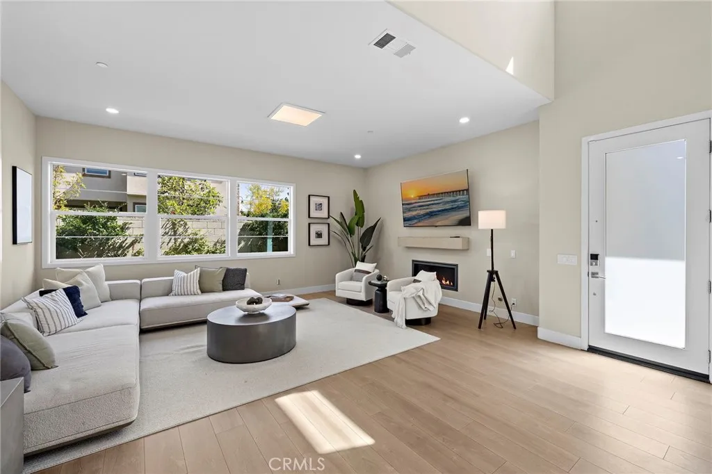 Additional image 84 of 77 Pelican Ln, Irvine, CA 92618