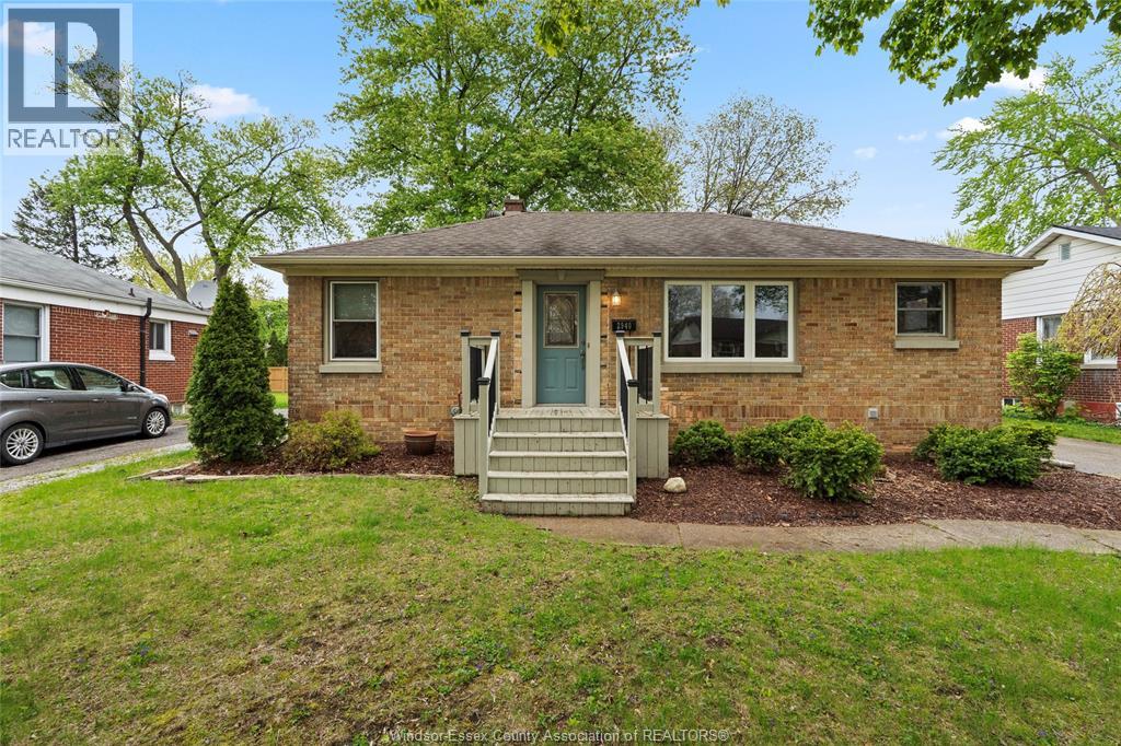 2940 Randolph Avenue, Windsor, ON, N8E3E2