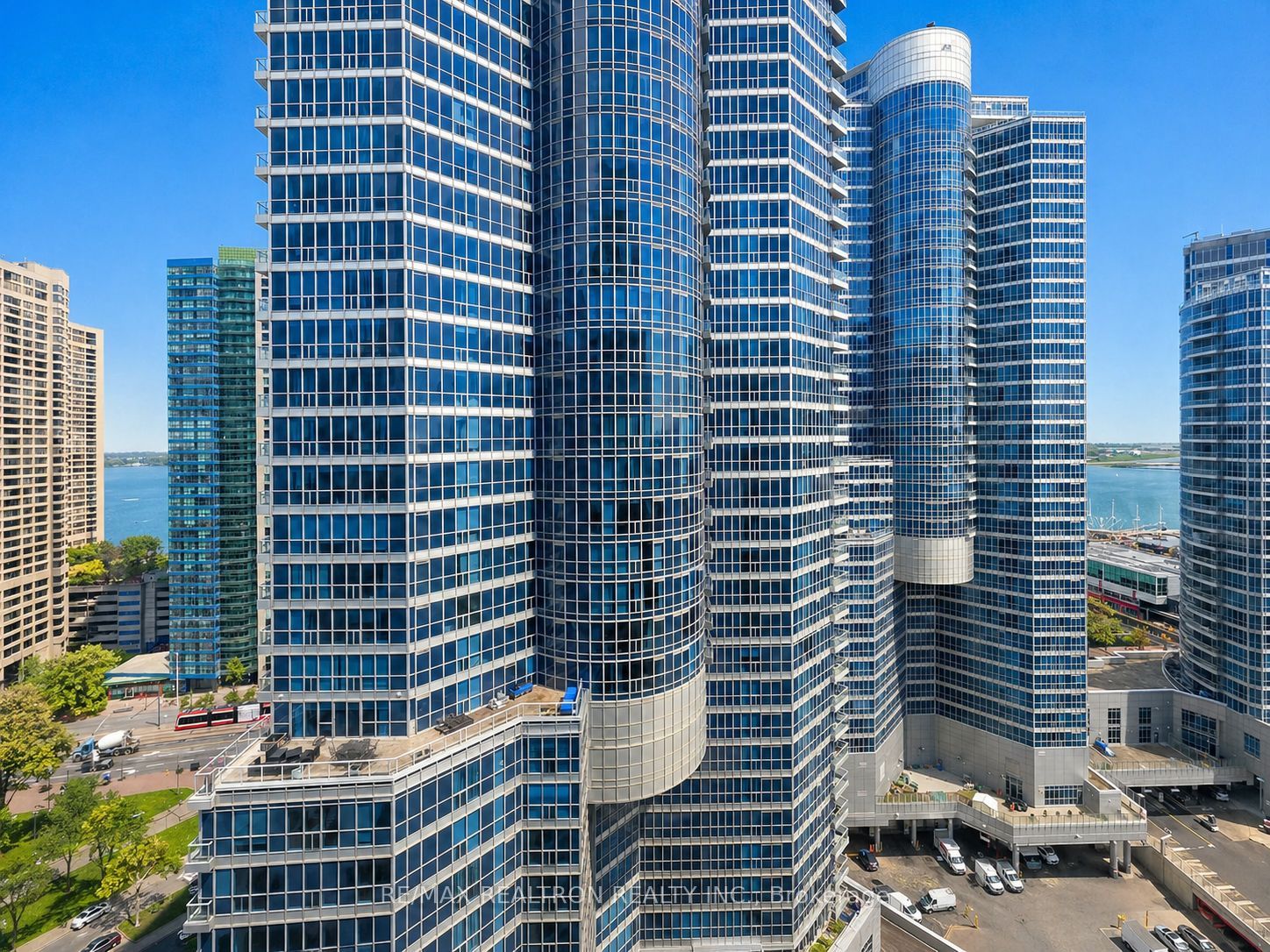 Additional image 3 of 2107-10 York Street, Toronto, ON, M5J 2Z2