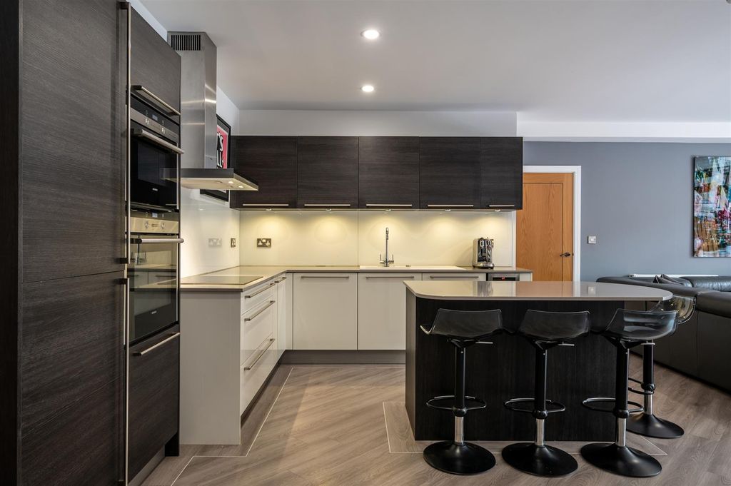 Additional image 5 of 3 bed flat for salePorter Brook View, Sheffield S11