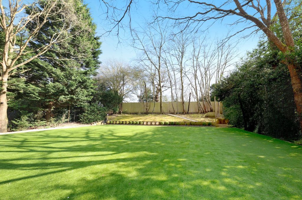 Additional image 29 of 6 bed detached house for saleValley Way, Gerrards Cross SL9