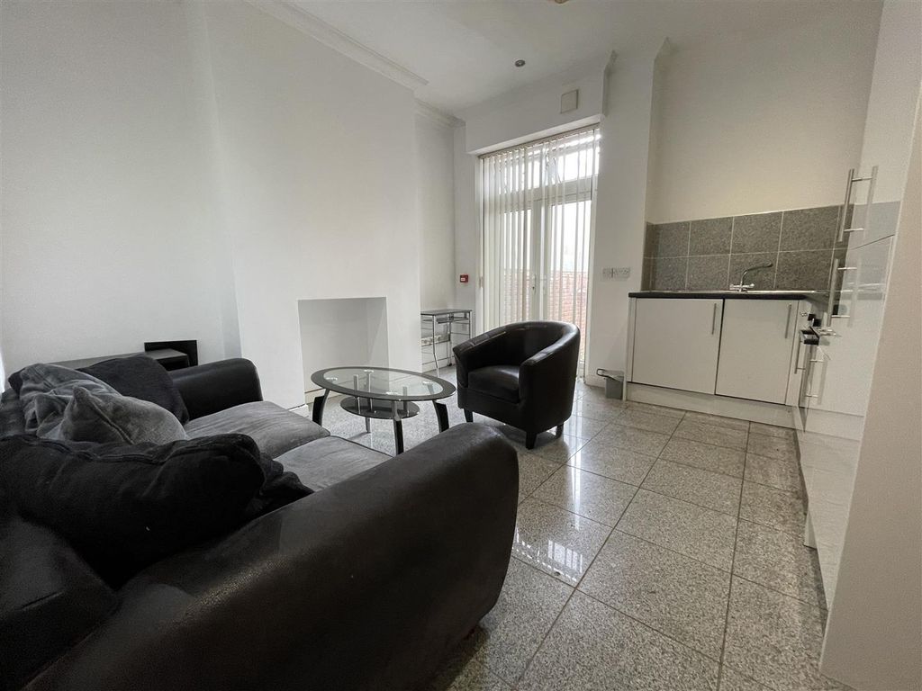 Additional image 2 of 1 bed flat to rentAlbany Road, Cardiff CF24