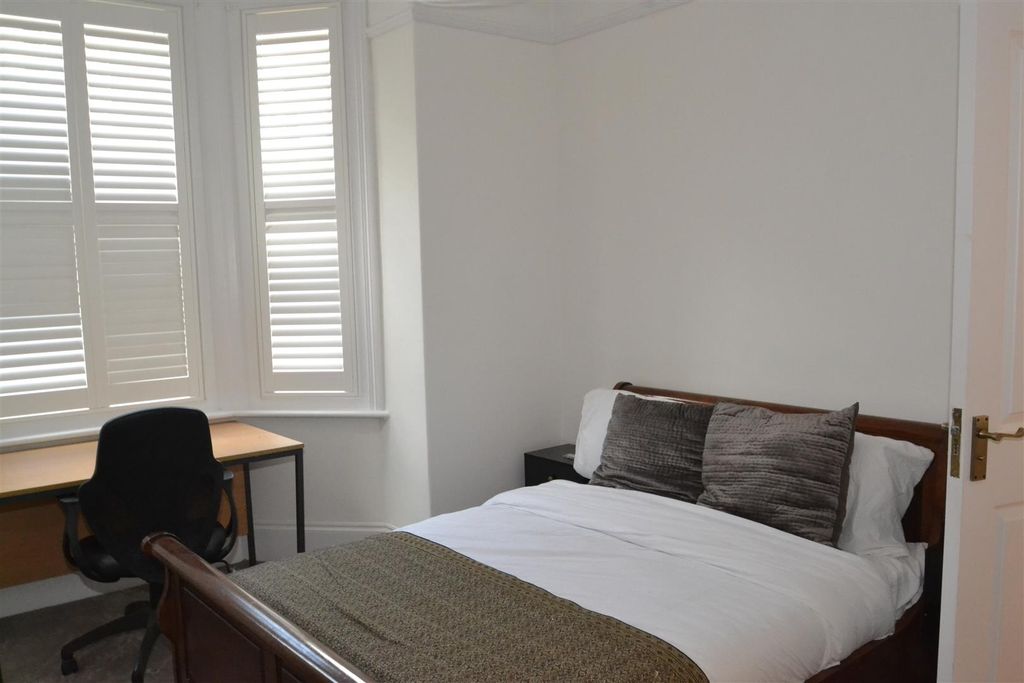 5 bed shared accommodation to rentMount Pleasant Rd EX4 photo 5