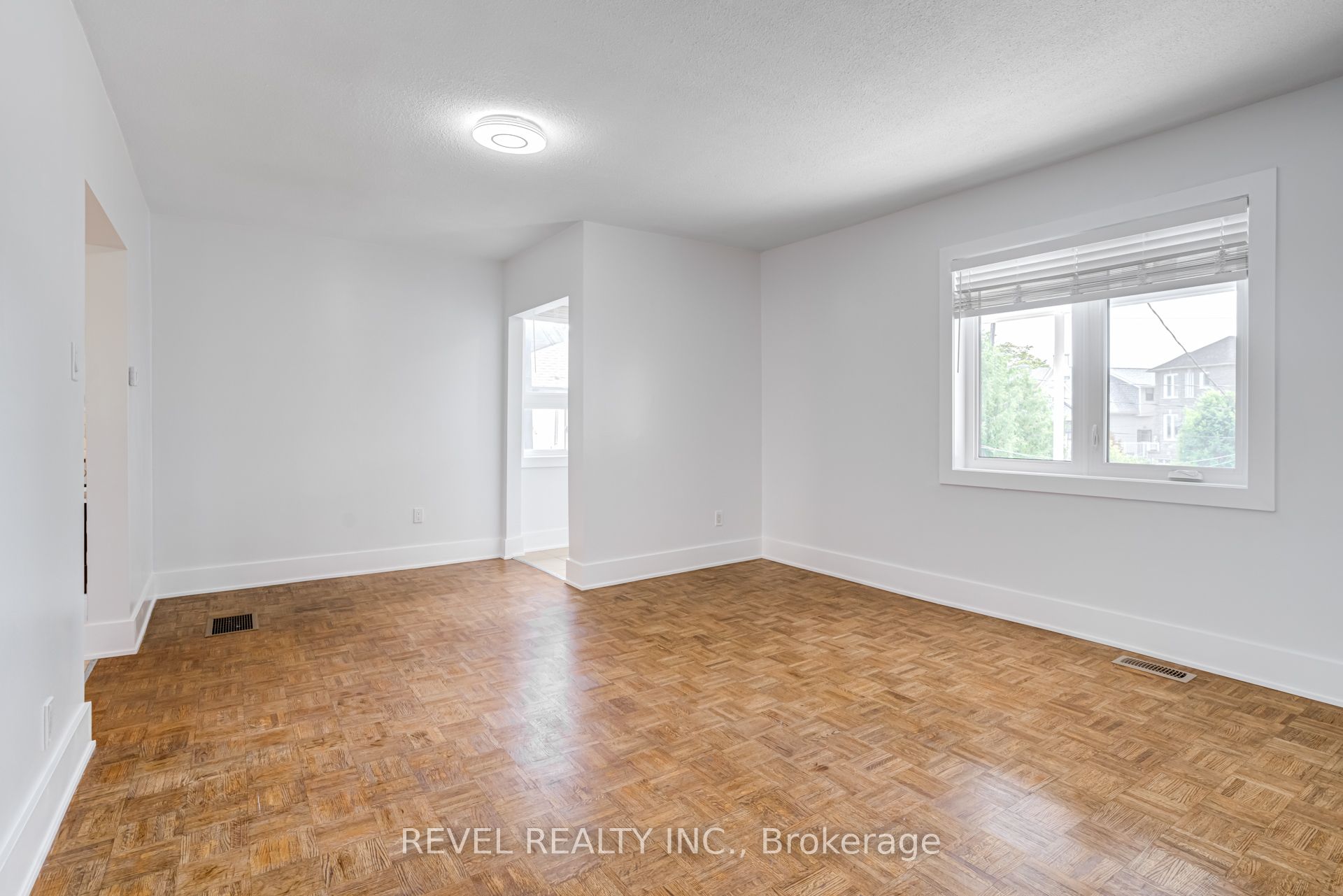 Additional image 4 of Main-24 Kenora Crescent, Toronto, ON, M6M 1C6