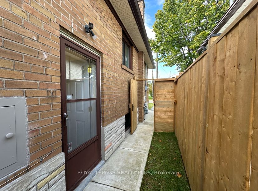 Additional image 3 of 64 Stevenharris Drive, Toronto, ON, M9C 1V1