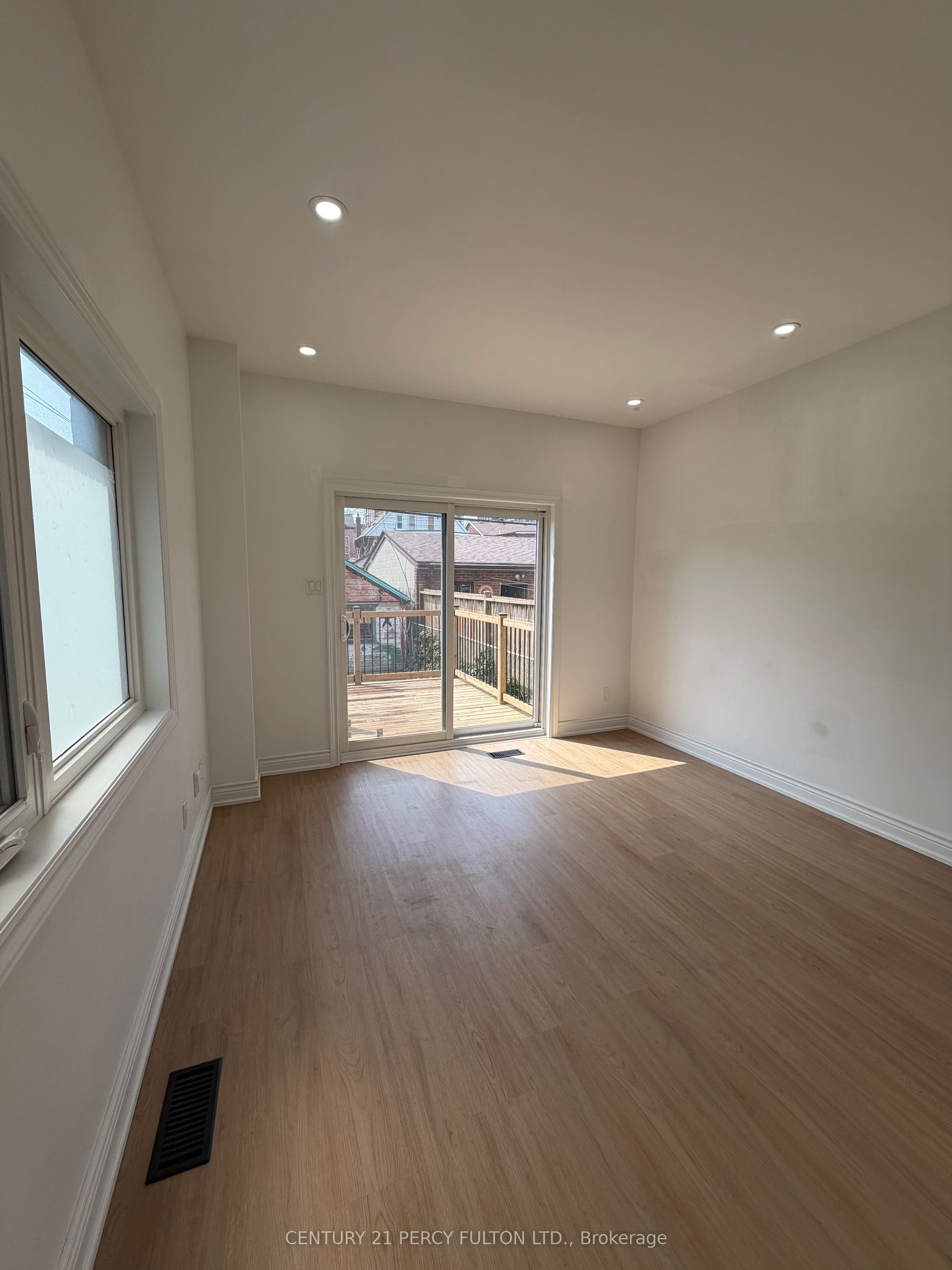 Additional image 6 of Main-382 Lansdowne Avenue, Toronto, ON, M6H 3Y3