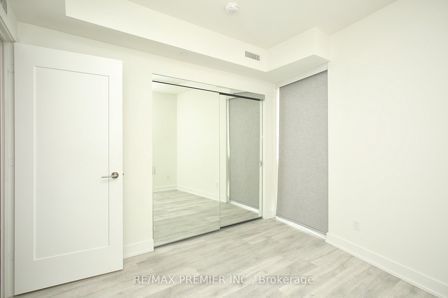 Additional image 5 of 805-80 Vanauley Street, Toronto, ON, M5T 0C9