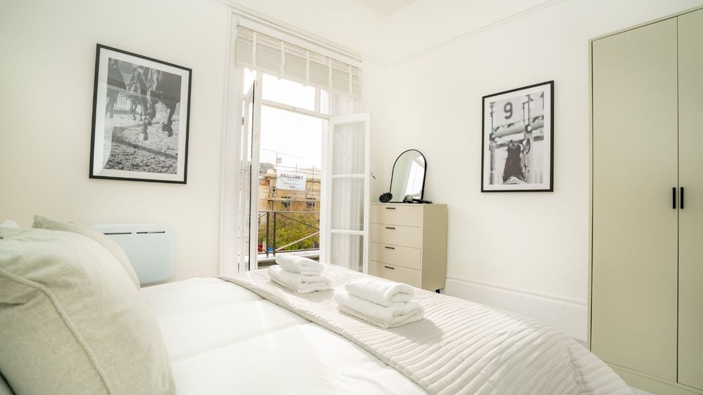 Additional image 14 of 5 bed flat for saleGrosvenor Street, Cheltenham, Gloucestershire GL52