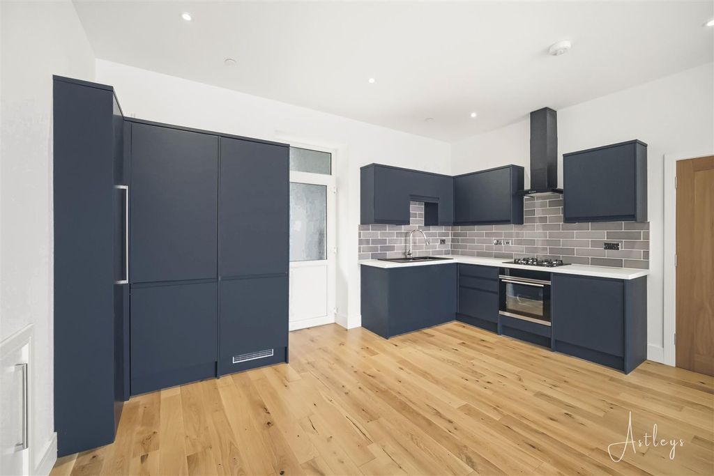 Additional image 2 of 2 bed flat for sale144 Overland Road, Mumbles, Swansea SA3
