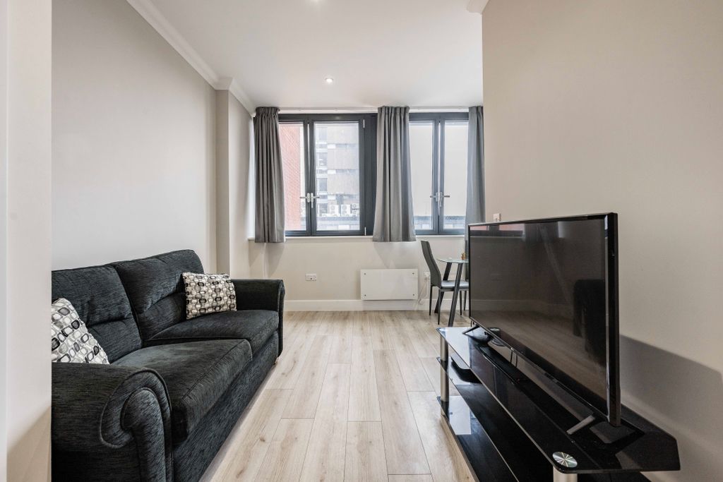 Additional image 2 of 2 bed flat to rentSurrey Street, Norwich NR1