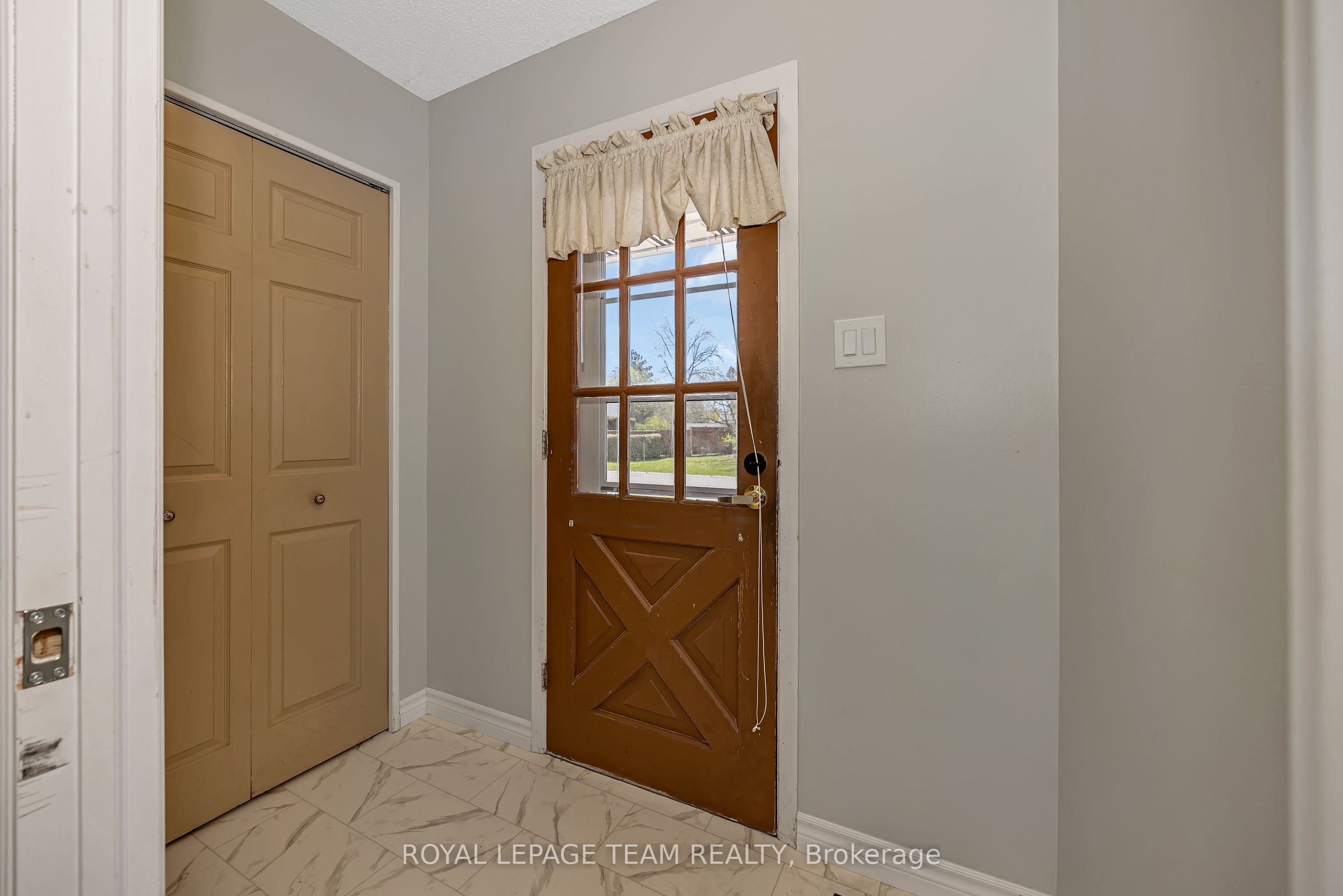 Additional image 4 of 73 Southpark Drive, Ottawa, ON, K1B 3B5