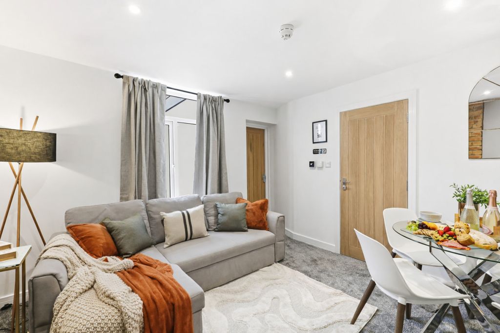 2 bed flat to rentNorthampton NN2