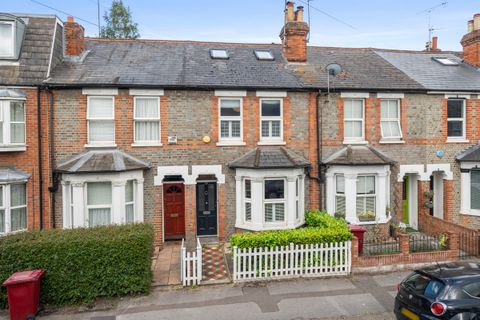 De Montfort Road, Reading RG1