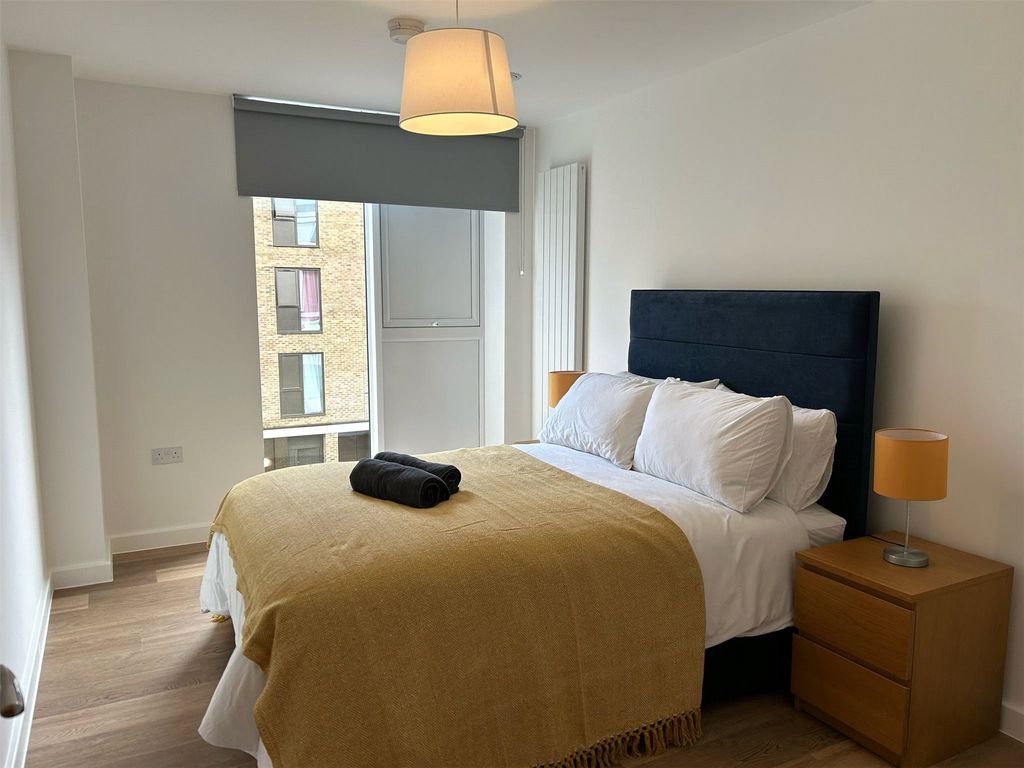 Additional image 3 of 2 bed flat to rentSpitfire Chase, Walton-On-Thames, Surrey KT12