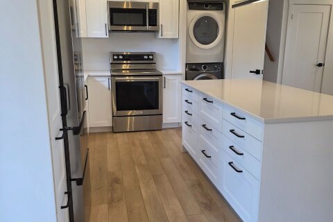 Additional image 8 of A-30 Queen Mary Drive, Kingston, ON, K7M 2A4