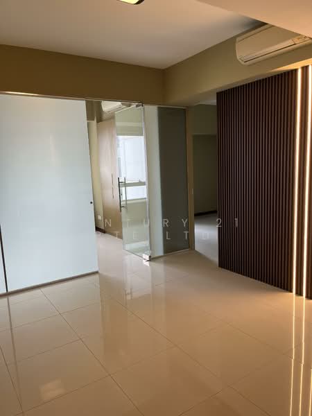 2 Marina Boulevard photo 3