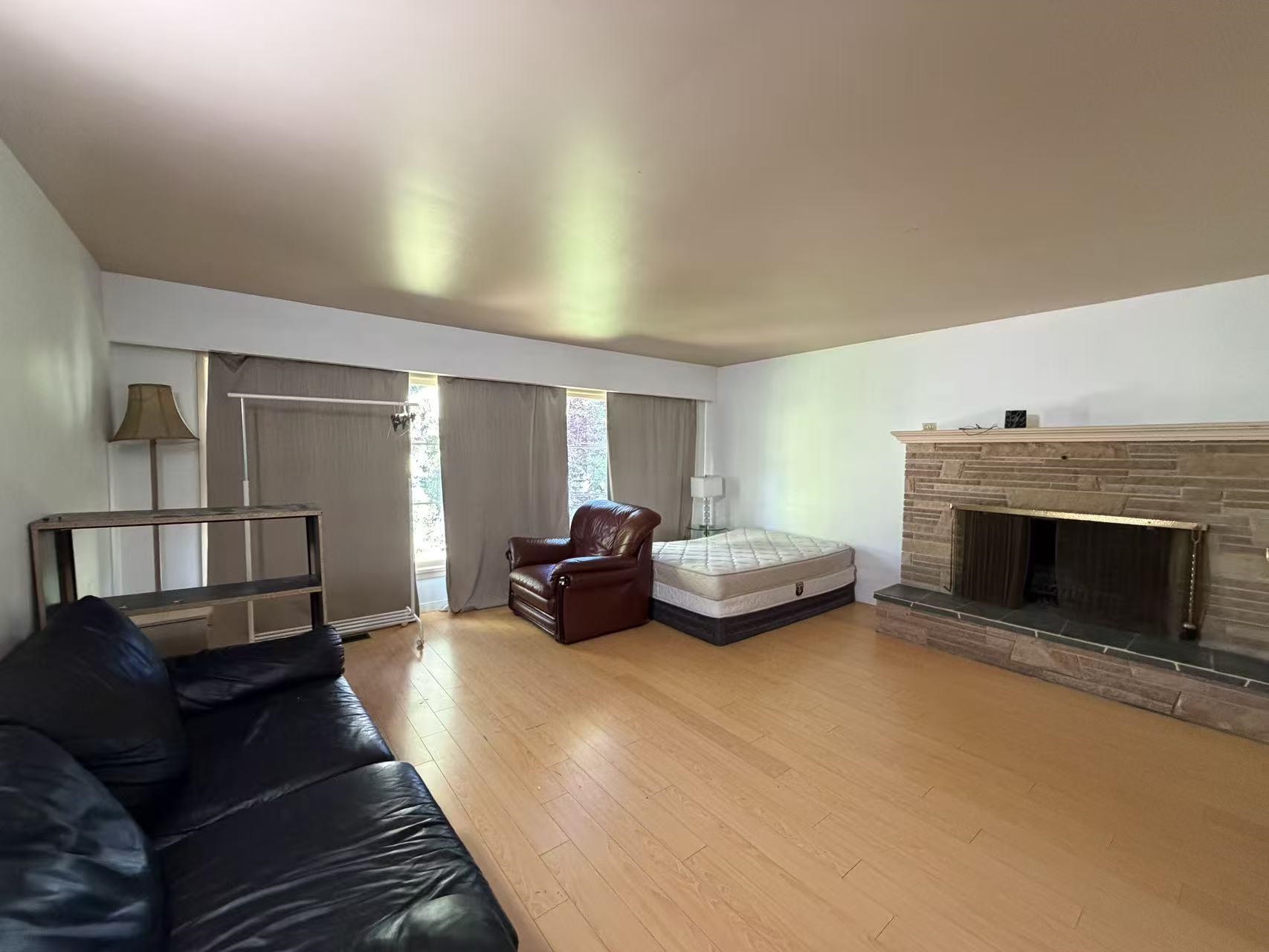 Additional image 2 of 450 Walker Street, Coquitlam, BC, V3K 4E3