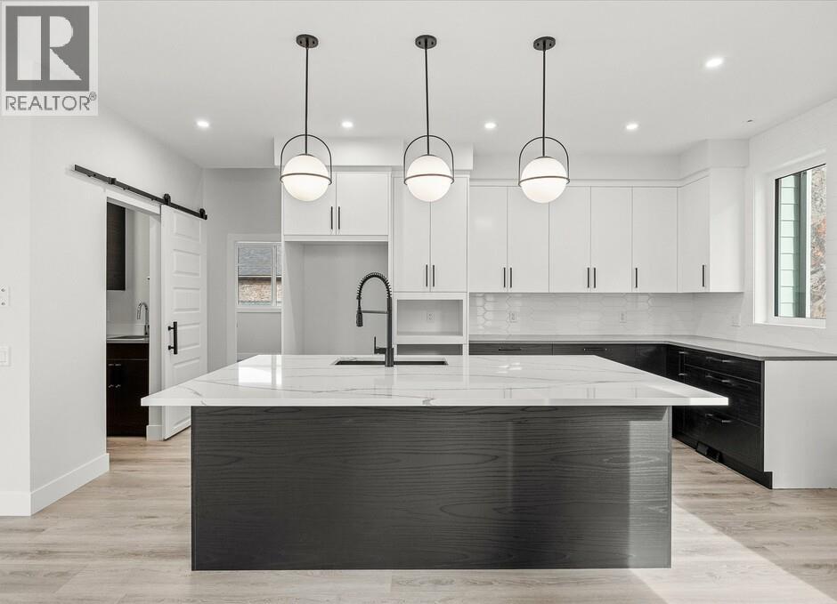 Additional image 3 of 1221 Lone Pine Drive, Kelowna, BC, V1P0A5